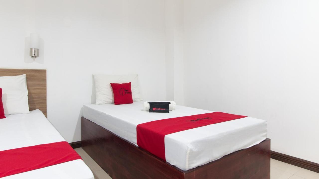 Reddoorz Plus Near Vigan City Commercial Center Exterior foto
